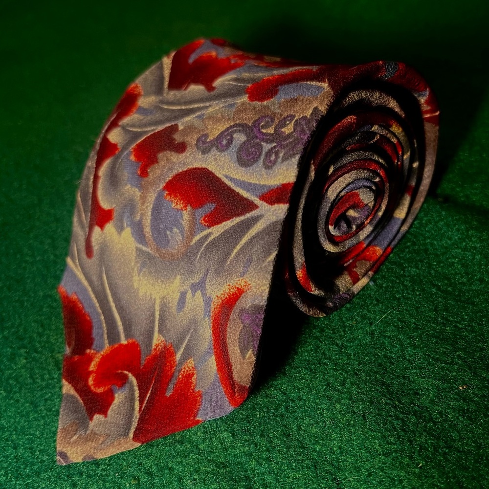 Vintage Bill Blass 100% Silk Red & Grey Violet Floral Pattern  Classic Tie
